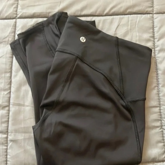 Lululemon Train Times Black Crop Legging Size 6 - Picture 1 of 9